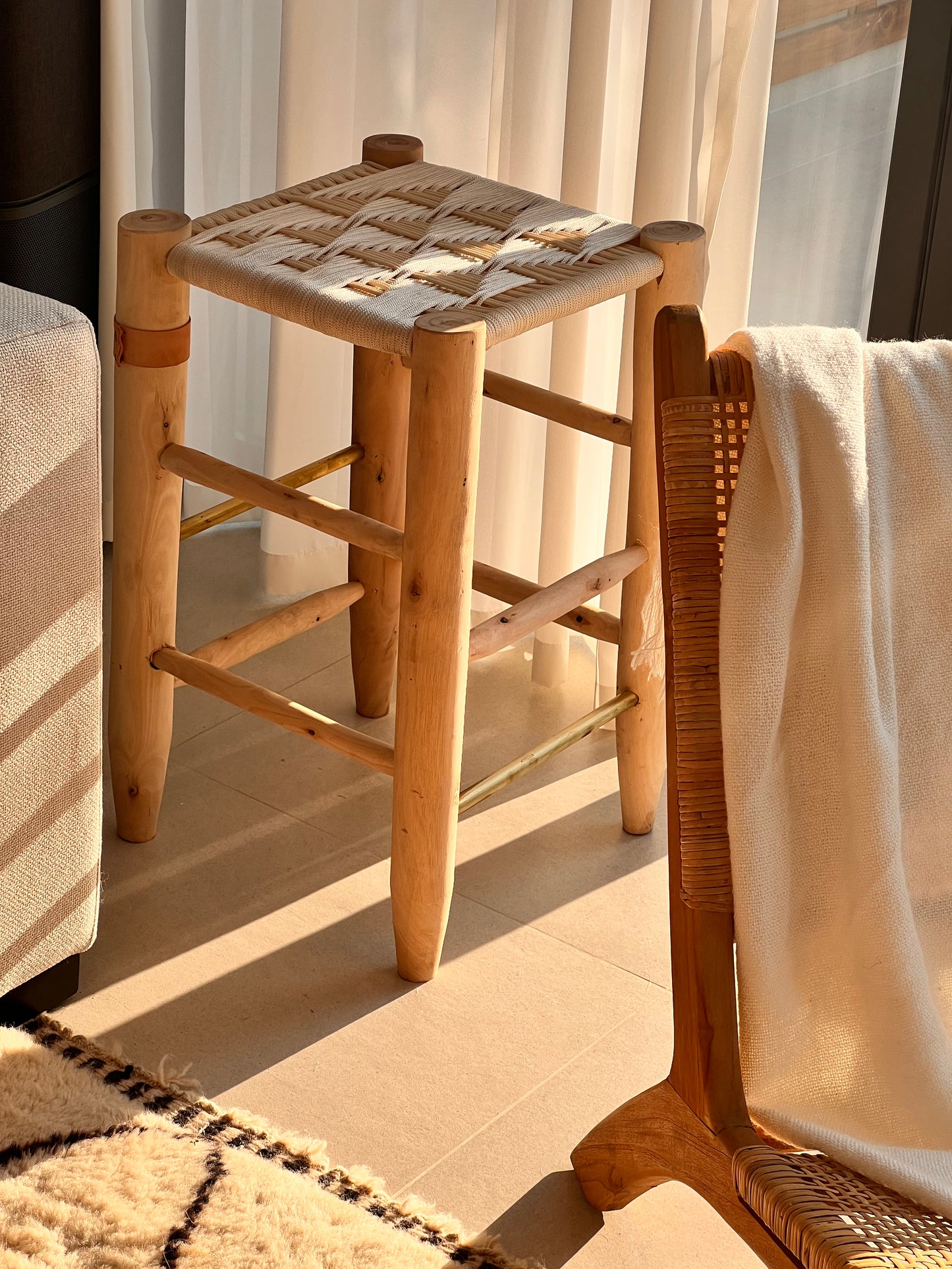 NATURAL WOVEN STOOL - LARGE