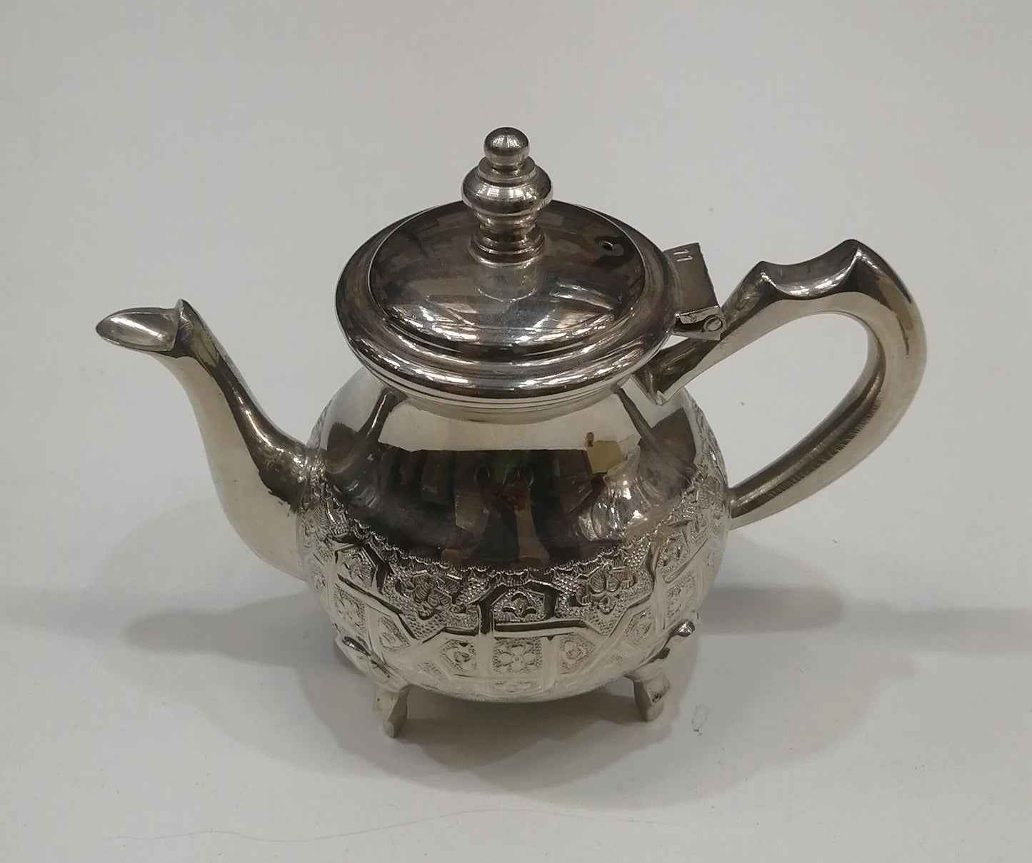 METAL TEA POT