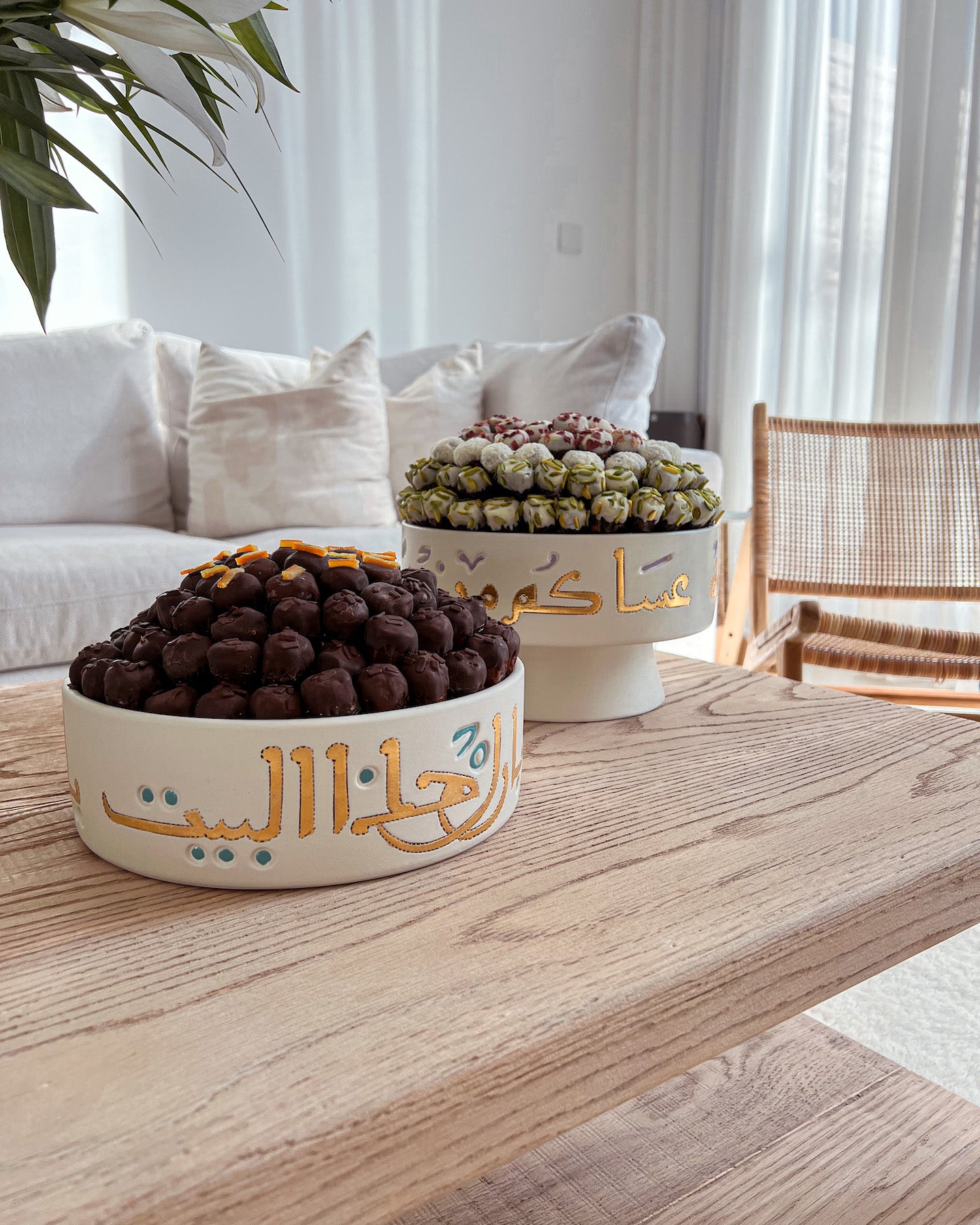 DECORATIVE STAND - 12K GOLD