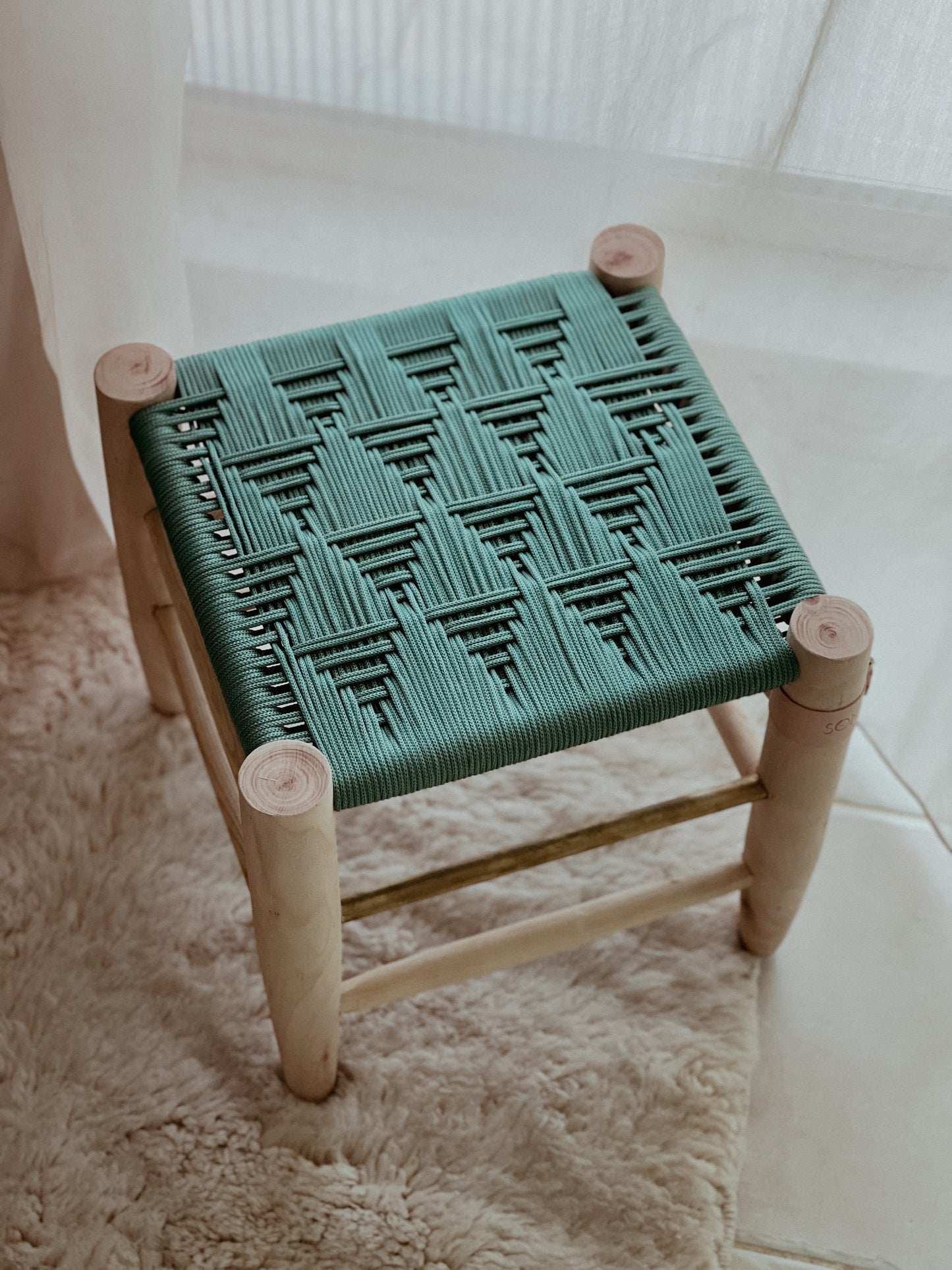 NATURAL WOVEN STOOL - MEDIUM